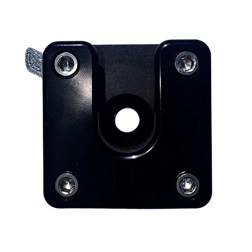 El OBI Camera Lock es compacto y versátil, se monta fácilmente en trípodes y se adapta a tu equipo, asegurando un acceso rápido y cómodo.